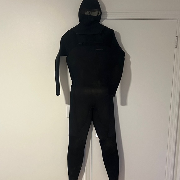 Patagonia Other - Patagonia men’s R5 wetsuit XL